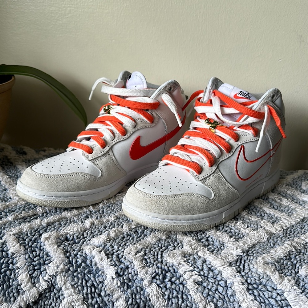 2021
Wmns Dunk High SE 'First Use Pack - White Orange'